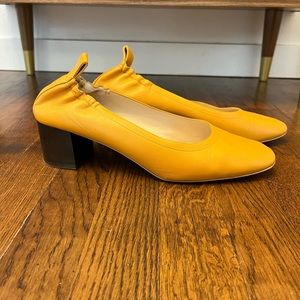 Mustard yellow Everlane Day heel 41